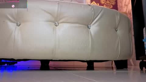 Molly Evanss online show from 10.11.25