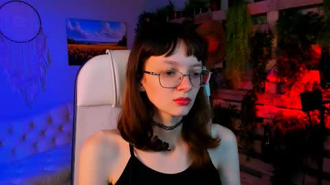 Snapshot of mollyjiggles chatting on 09.19.25 mollyjiggles online show from 09.19.25