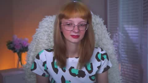 Snapshot of mollyjiggles chatting on 09.30.25 mollyjiggles online show from 09.30.25