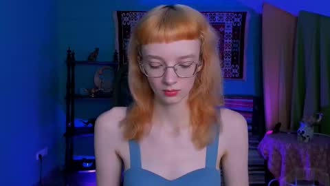 Snapshot of mollyjiggles chatting on 10.28.25 mollyjiggles online show from 10.28.25