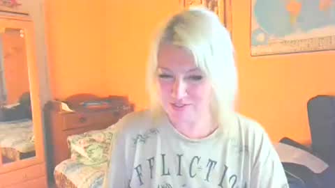 Mollyjoyq online show from 05.21.26