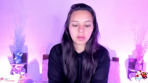 Snapshot of mollylewis18 chatting on 01.07.25 New girl Emily Valentina  Michelle online show from 01.07.25