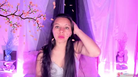 Snapshot of mollylewis18 chatting on 01.24.25 New girl Emily Valentina  Michelle online show from 01.24.25