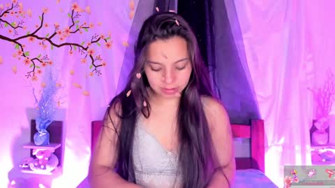 Snapshot of mollylewis18 chatting on 01.24.25 New girl Emily Valentina  Michelle online show from 01.24.25