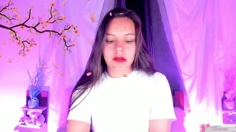 Snapshot of mollylewis18 chatting on 01.28.25 New girl Emily Valentina  Michelle online show from 01.28.25