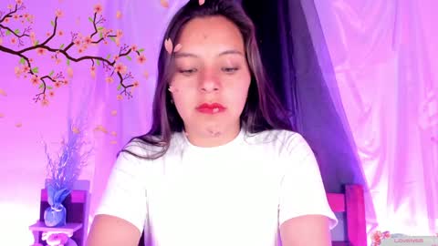 Snapshot of mollylewis18 chatting on 01.29.25 New girl Emily Valentina  Michelle online show from 01.29.25