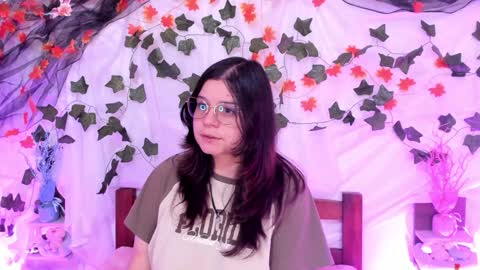 Snapshot of mollylewis18 chatting on 02.06.25 New girl Emily Valentina  Michelle online show from 02.06.25