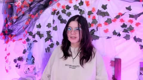 Snapshot of mollylewis18 chatting on 02.07.25 New girl Emily Valentina  Michelle online show from 02.07.25