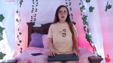 Snapshot of mollylewis18 chatting on 02.10.25 New girl Emily Valentina  Michelle online show from 02.10.25