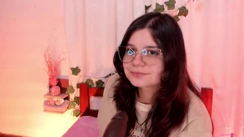 Snapshot of mollylewis18 chatting on 02.12.25 New girl Emily Valentina  Michelle online show from 02.12.25