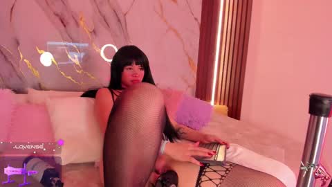 Snapshot of mollylewis18 chatting on 09.17.25 New girl Emily Valentina  Michelle online show from 09.17.25