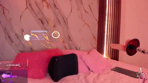 Snapshot of mollylewis18 chatting on 10.15.25 New girl Emily Valentina  Michelle online show from 10.15.25