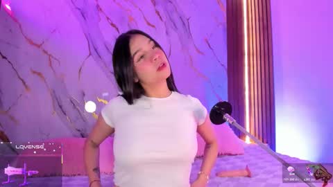 Snapshot of mollylewis18 chatting on 10.24.25 New girl Emily Valentina  Michelle online show from 10.24.25