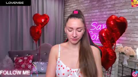 hi im Molly heregreat boobs big heart  warm pussy  online show from 02.15.25