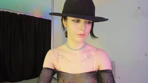 Molly online show from 12.11.24