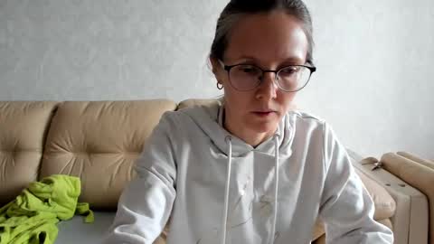 AngelMomm online show from 02.16.25