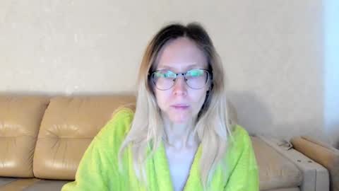 AngelMomm online show from 02.25.25