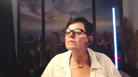 Snapshot of mollysun chatting on 09.16.25 MollySun Nina Randmann online show from 09.16.25