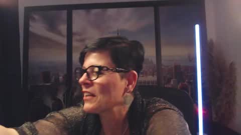 Snapshot of mollysun chatting on 09.25.25 MollySun Nina Randmann online show from 09.25.25