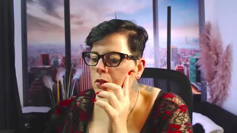 Snapshot of mollysun chatting on 10.14.25 MollySun Nina Randmann online show from 10.14.25