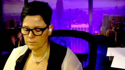 MollySun Nina Randmann online show from 12.22.25