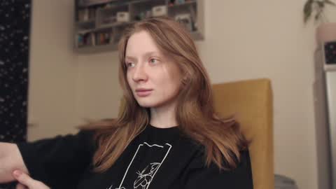 mollytucker online show from 01.04.25