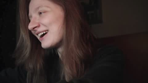 mollytucker online show from 01.10.25