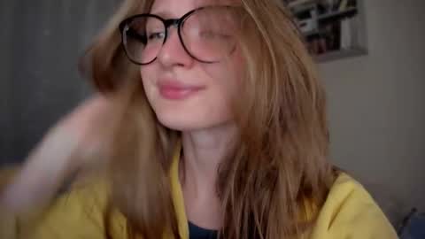 mollytucker online show from 09.09.25