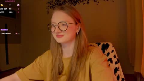 mollytucker online show from 04.01.26