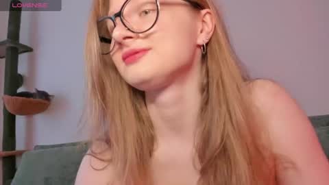 Snapshot of mollytucker chatting on 07.10.26 mollytucker online show from 07.10.26