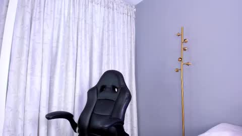 Molly online show from 02.20.25