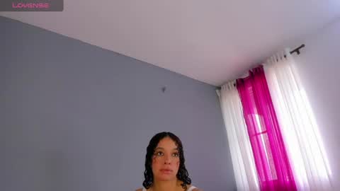 Snapshot of mollyybloom chatting on 06.14.26 Molly online show from 06.14.26