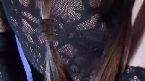 mollyycrystal online show from 10.30.25