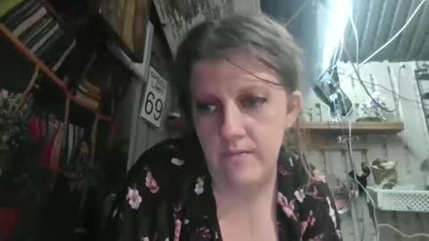 Molotovfoxtail online show from 11.30.25