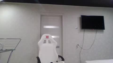 MommmY  online show from 09.08.25