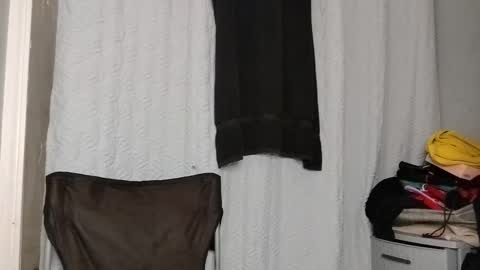 Snapshot of mommybubbles chatting on 03.08.25 Mommy bubbles online show from 03.08.25