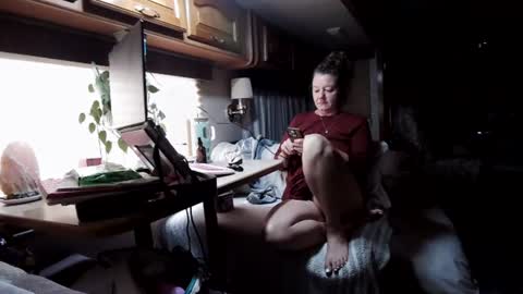 Mommys Edge Camp online show from 08.03.26