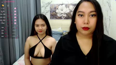 Snapshot of mommyknowsbest69 chatting on 09.23.25 Hot Mommy Nathalie online show from 09.23.25