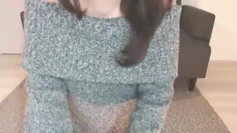 Momo online show from 01.10.25