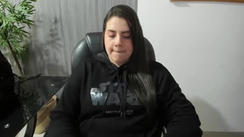 Mona online show from 09.19.25