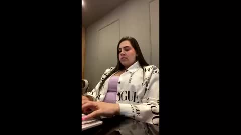 Mona online show from 11.11.25