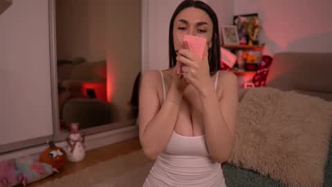 Mona Lisss online show from 12.20.25