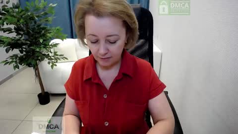 Snapshot of mona_w chatting on 02.28.26 Mona online show from 02.28.26