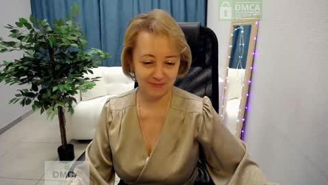 Mona online show from 04.17.26