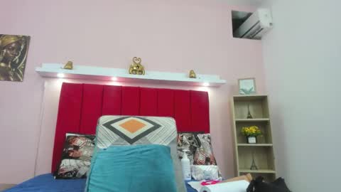 paola online show from 10.12.25