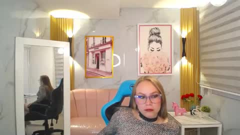 monarca_a online show from 09.18.25