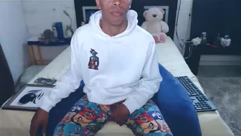 Snapshot of moneybeast chatting on 03.17.26 moneybeast online show from 03.17.26