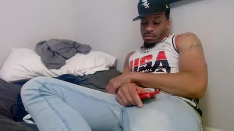 Snapshot of moneymanboy chatting on 09.28.25 11nchmonster online show from 09.28.25