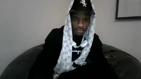 Snapshot of moneymanboy chatting on 09.29.25 11nchmonster online show from 09.29.25