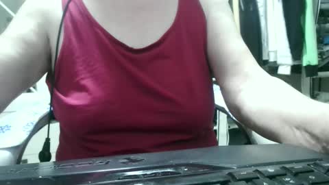 Snapshot of moni60 chatting on 11.19.25 moni60 online show from 11.19.25